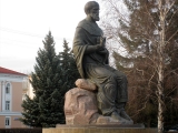 Памятник Святителю Николаю Чудотворцу, установленный в честь строителей города Тольятти